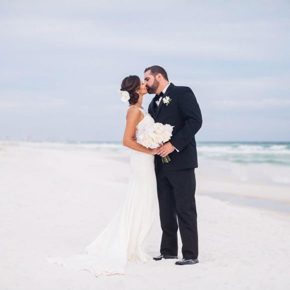 Meet your Posher, Lauren - Picture 1 of 1